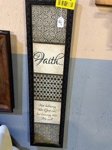 lot 35278 image: Beautiful Faith Wall Decoration.