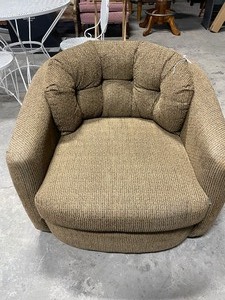 lot 35202 image: Tan swival accent chair