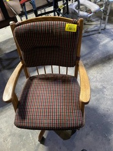 lot 35236 image: Oak rolling dining room chair with patterned cushions