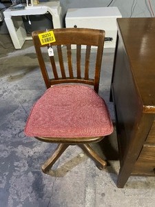 lot 35253 image: Vintage Wooden Gunlocke Chair Desk Chair On Wheel - Great Condition.