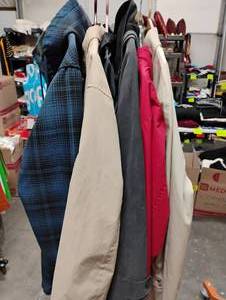lot 37225 image: MENS COATS SIZE XL & 2X
