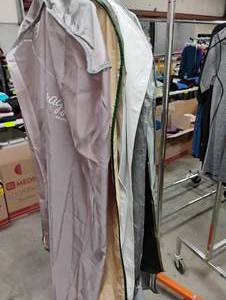 lot 37226 image: MENS GARMENT BAGS