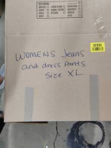 lot 37230 image: WOMENS JEANS & DRESS PANTS SIZE XL