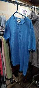 lot 37205 image: WOMENS SIZE XL BLOUSES & SWEATERS