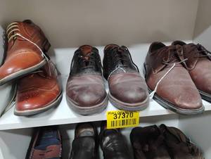 lot 37370 image: MENS CASUAL