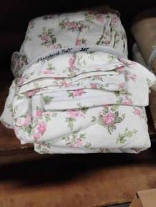 lot 37375 image: STANDARD SET
