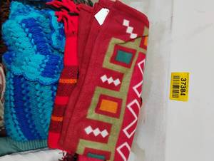 lot 37384 image: MED QUILTS A