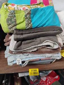 lot 37386 image: THROWS AND BLANKETS