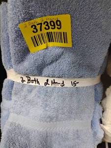 lot 37399 image: BATH HAND, BODY AND WASH CLOTHS