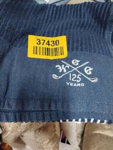 lot 37430 image: 2 GOLFING BATHROOM TOWELS.