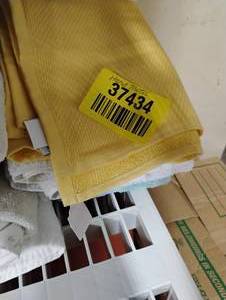lot 37434 image: ASSORTED HAND TOWELS.