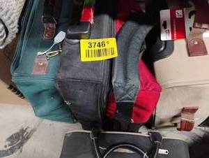 lot 37461 image: 3 LARGE SUIT CASES.