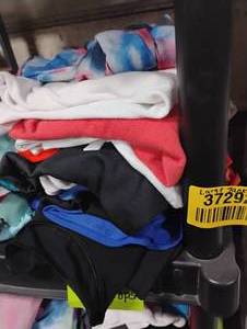 lot 37292 image: WOMENS LARGE TANK TOPS