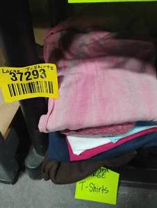 lot 37293 image: WOMENS LARGE T SHIRTS