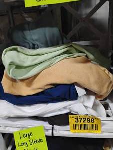 lot 37298 image: WOMENS LARGE LONG SLEEVE SHIRTS