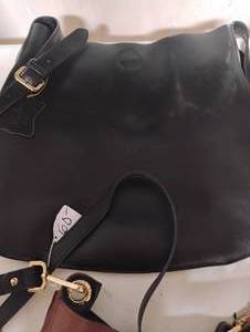 lot 37322 image: MED PURSES