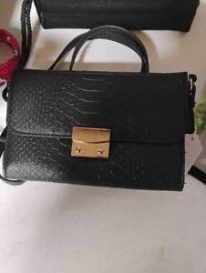 lot 37324 image: HAND BAGS AC