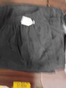 lot 37339 image: SCRUBS PANTS SIZE MED