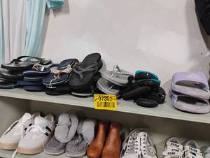 lot 37352 image: FLIP FLOPS SIZE 7