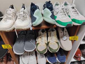 lot 37366 image: MENS TENNIS SHOES 7-12