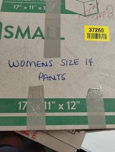 lot 37260 image: WOMENS SIZE 14 PANTS