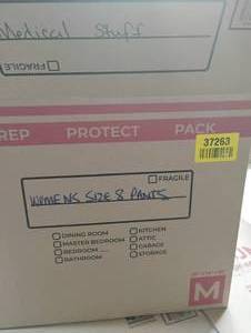 lot 37263 image: WOMENS SIZE 8 PANTS