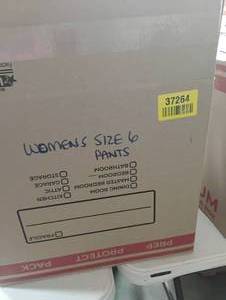 lot 37264 image: WOMENS SIZE 6 PANTS