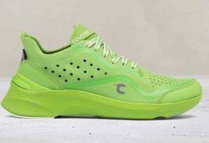 lot 10031 image: Courser Uno Womens Acid Green Athletic Shoe, Size 7  Retail $595