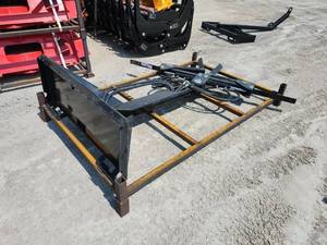 lot 7010 image: Captok Skid Steer Tire Lifter  FT-STL75