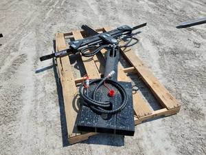 lot 7012 image: Captok Forklift Tire Lifter  FT-FTL75