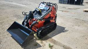 lot 1510 image: Vorx Skid Steer Loader  NL380