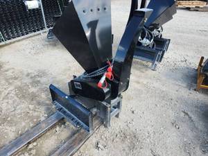 lot 1551 image: Vorx Mini Skid Steer Branch Shredder   NL118WC