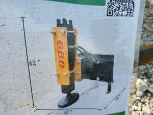 lot 4028 image: Handy Skid Steer Post Driver  HPD680