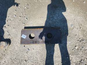 lot 7394 image: GIYI Mini Dingo Skid Steer Mounting Plate