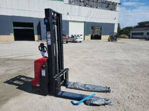 lot 16113 image: Starvox Electric Pallet Stacker Truck  CDD-3M  DAMAGED SEE PHOTOS&nbsp