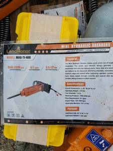lot 2418 image: Landhonor Mini Hydraulic Breaker  MHB-71-45D