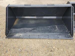 lot 2425 image: Landhonor Skid Steer 60 in Standard Bucket  CIB-11-60W&nbsp