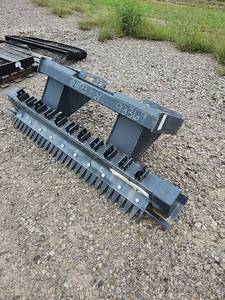 lot 610 image: Wolverine Skid Steer 72 Ripper  RPR-12-72W