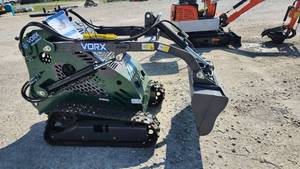 lot 1523 image: Vorx Skid Steer Loader  NL360