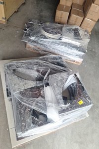 lot 51001 image: 2 Small Pallets Of Miscellaneous Tile
