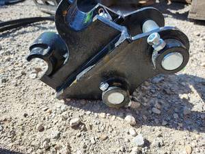 lot 7373 image: Future Quick Coupler