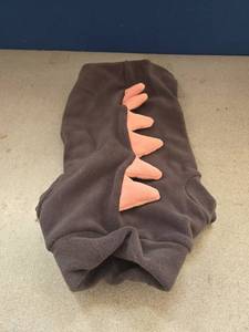 lot 1080 image: Pre Owned QWINEE Basic Dog Sweatshirt Puppy Sweater Warm Cat Costumes Pet Clothes for Chihuahua Puppy Kitten Small Medium Dogs Black and Pink XX-Large - Retail $20