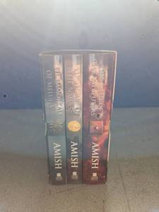lot 1148 image: Amish Tripathi s Shiva Trilogy-Nagas, Mehula & The Oath Of The Vayuputras - Retail $28