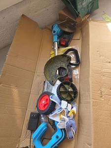 lot 1166 image: SOLD AS IS PRE OWNED Electric Weed Wacker, 21V Cordless No String Trimmer - Retail $0