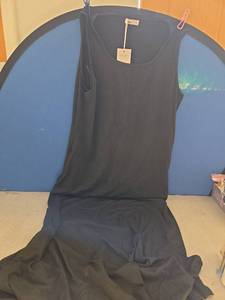 lot 1193 image: Medium Black Sleeveless Dress - Retail $0