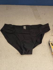 lot 1275 image: Tempt Me Women Low Rise Bikini Bottoms - Moderate Coverage Swimsuit Bottoms Brief Black M - Retail $15