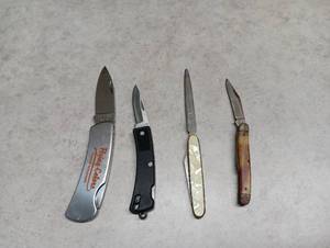 lot 1486 image: Lot of 4 Folding Pocket Knives Including Bulldog Cutlery