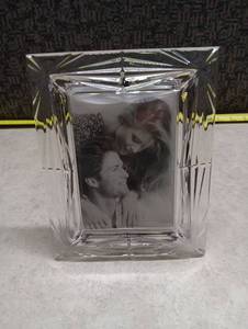 lot 1511 image: Mikasa Lead Crystal Photo Frame 6x7 Picture Display
