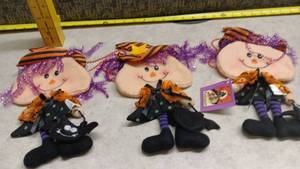 lot 1527 image: Halloween Witch Doll Ornaments 3 Pack Purple Orange Black
