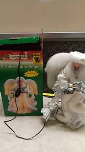 lot 1543 image: Holiday Style 12 Fiber Optic Angel Continuous Color Changes 6 Volt 6 Watt